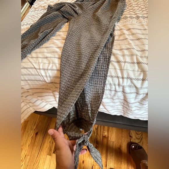 Jumpsuit with split leg and tie ankle - Picture 3 of 4